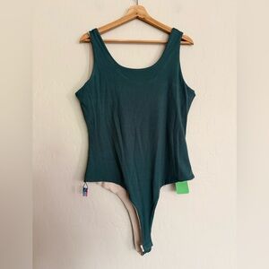 NWT Ribbed Knit Reversible Bodysuit Size 2X Teal / Beige Freckled Poppy